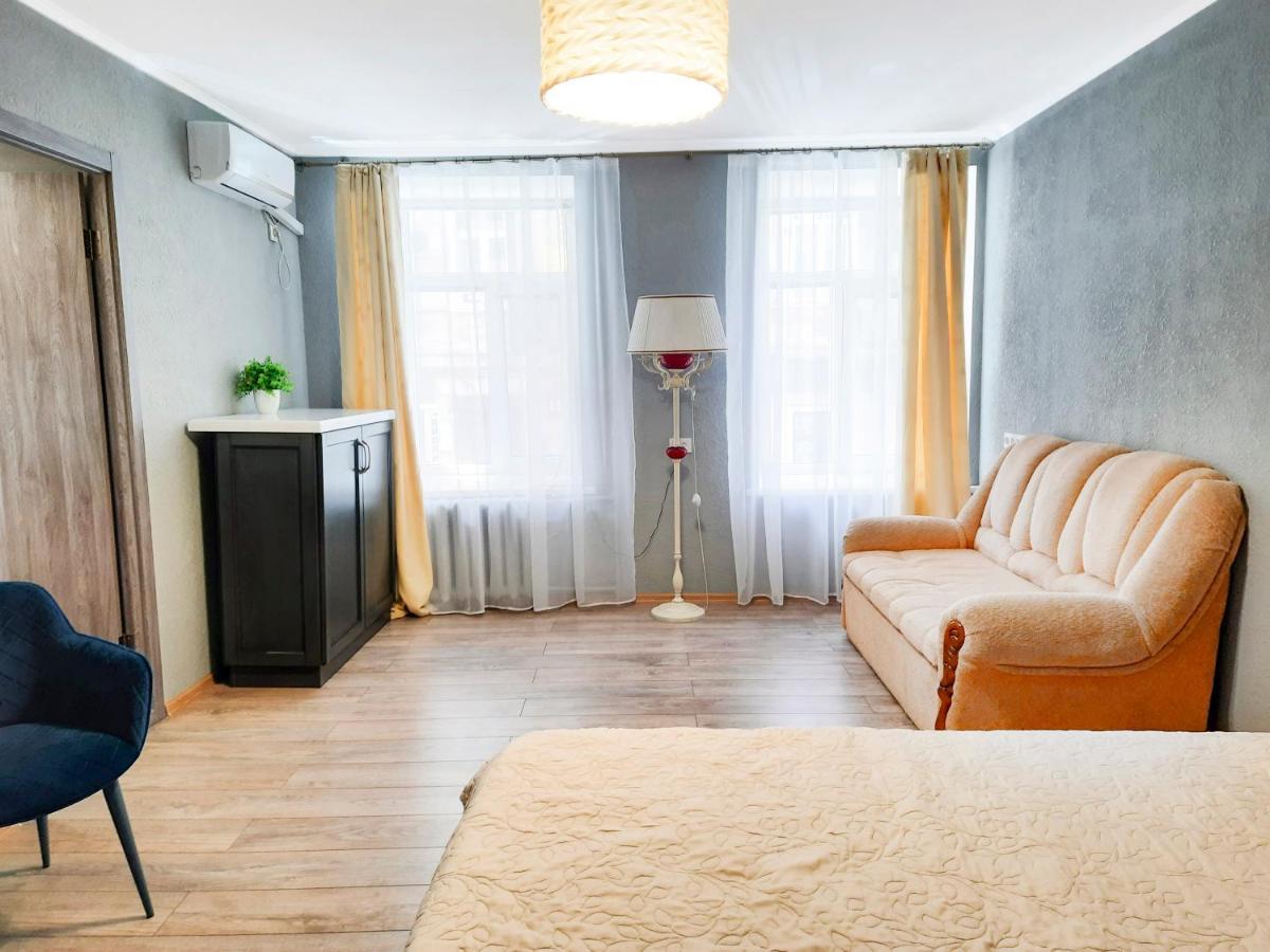 1-Room Apartment In The Center, 5 Minutes To Deribasovskaya Odessa Exterior photo