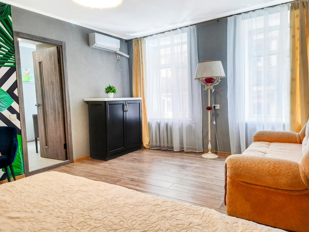 1-Room Apartment In The Center, 5 Minutes To Deribasovskaya Odessa Exterior photo